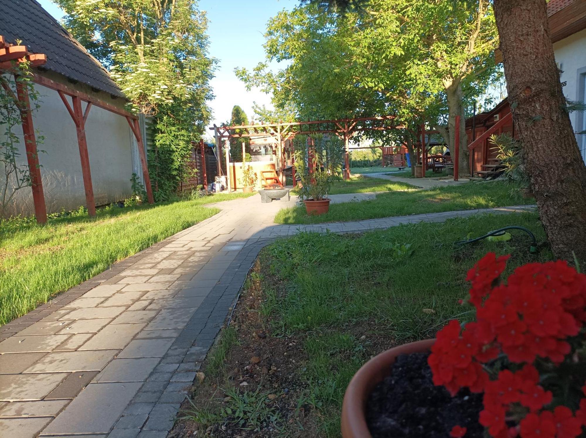 Robitel Wellness Vendeghaz Veszprem-Gyulafiratot Hotel Exterior photo